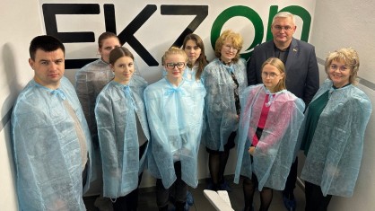 Экскурсию на предприятие «ЭКЗОН» организовал профком отраслевого профсоюза для молодых медиков Дрогичинской ЦРБ